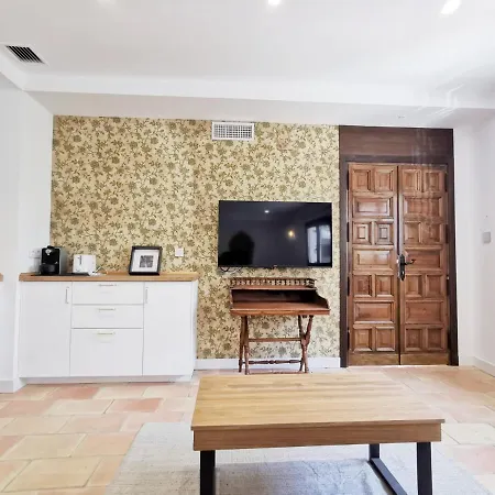 Tres Llaves Palacio De Vela De Cobos Apartment *